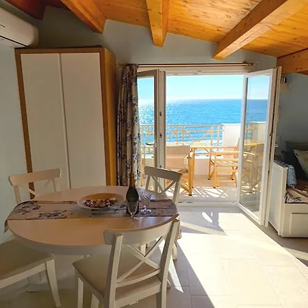 Beachfront Loft - Agios Gordios Corfu * Ájosz Górdiosz